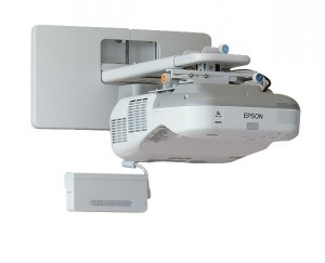 Epson-beamer-595Wi_LR-300x243